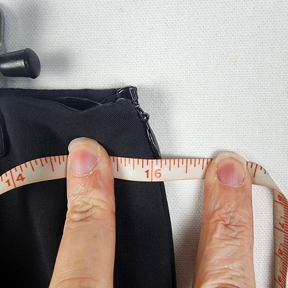 Lafayette 148 Cropped Bleecker Side Zip Straight Leg Dress Pants Size 4 - Picture 3 of 6